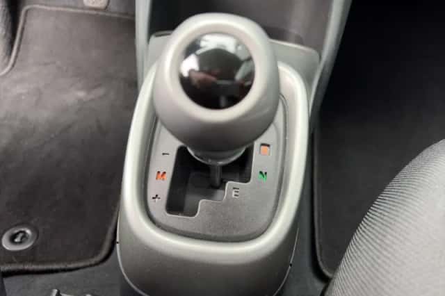 Toyota Aygo (2015) thumbnail 24