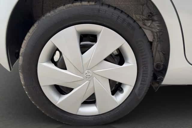 Toyota Aygo (2015) thumbnail 26