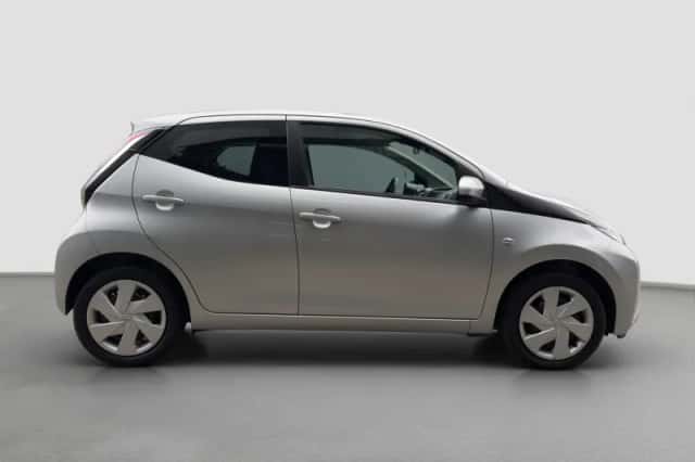 Toyota Aygo (2015) thumbnail 4
