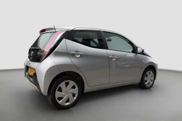 Toyota Aygo (2015) thumbnail 6