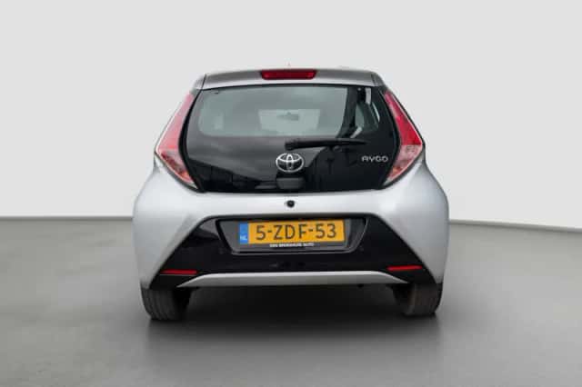 Toyota Aygo (2015) thumbnail 8