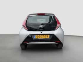 Toyota Aygo (2015) thumbnail 8