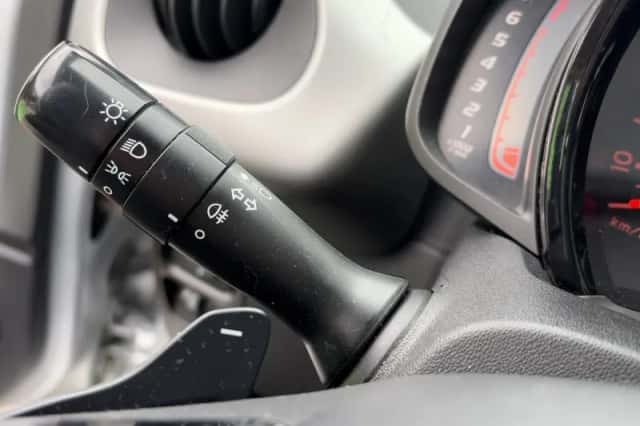 Toyota Aygo (2015) thumbnail 9