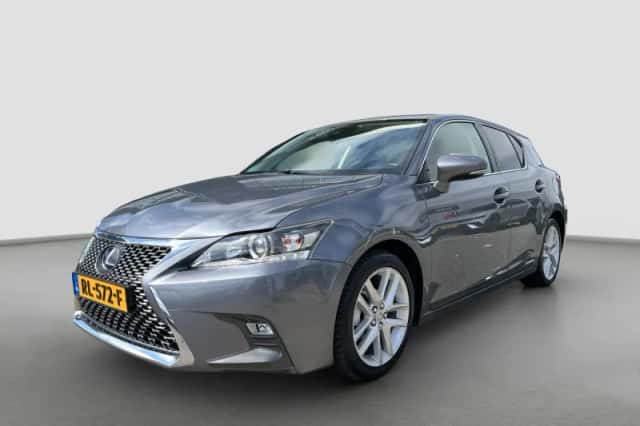 Lexus CT (2017) thumbnail 1