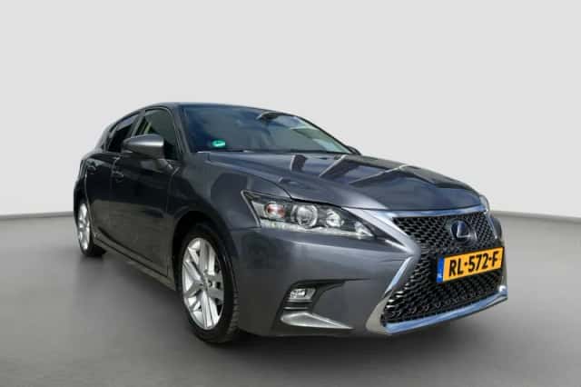 Lexus CT (2017) thumbnail 2