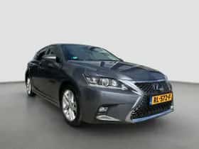 Lexus CT (2017) thumbnail 2