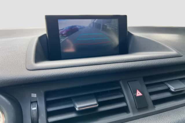 Lexus CT (2017) thumbnail 24