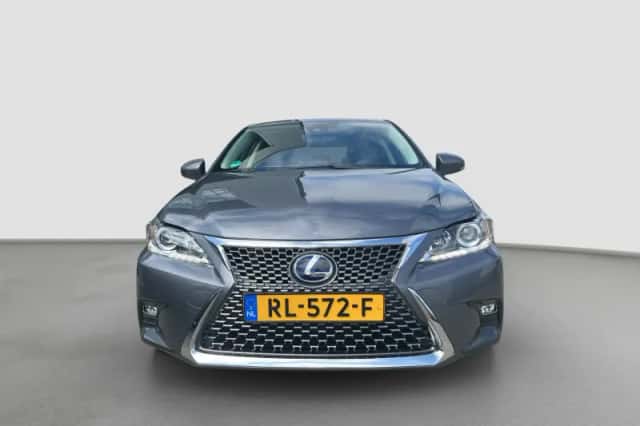 Lexus CT (2017) thumbnail 7