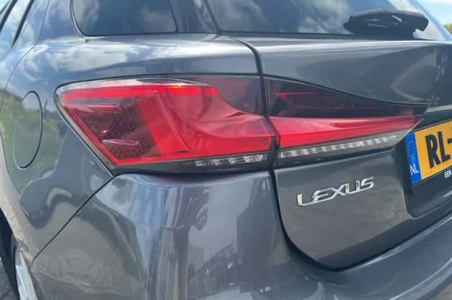 Lexus CT (2017) thumbnail 10