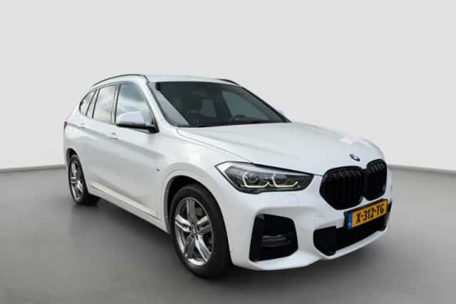 BMW X1 (2021) thumbnail 2