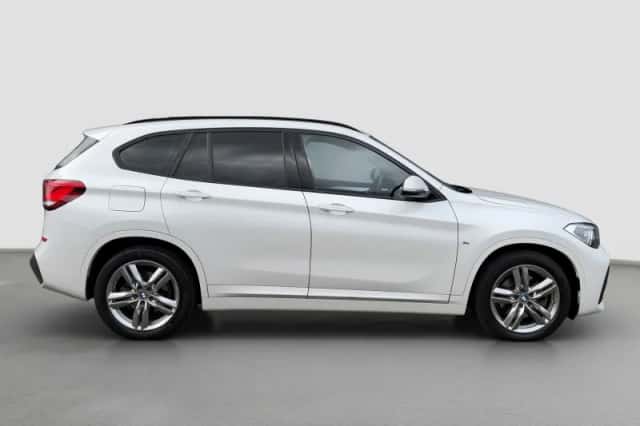 BMW X1 (2021) thumbnail 4