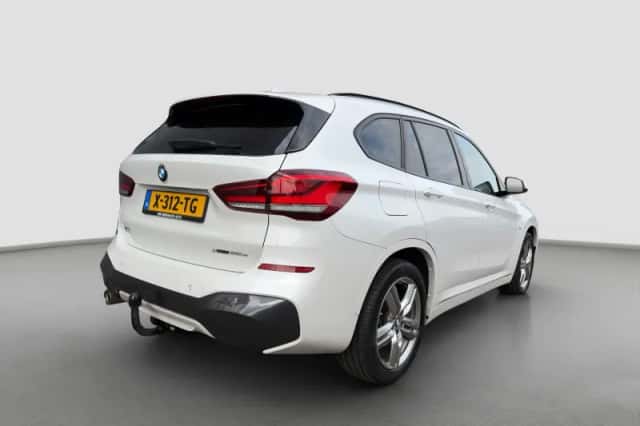 BMW X1 (2021) thumbnail 6