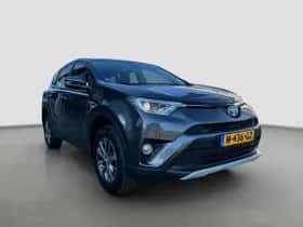 Toyota RAV4 (2018) thumbnail 2
