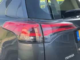 Toyota RAV4 (2018) thumbnail 10