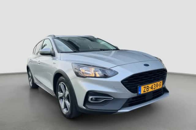 Ford Focus (2019) thumbnail 2