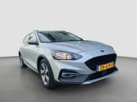 Ford Focus (2019) thumbnail 2