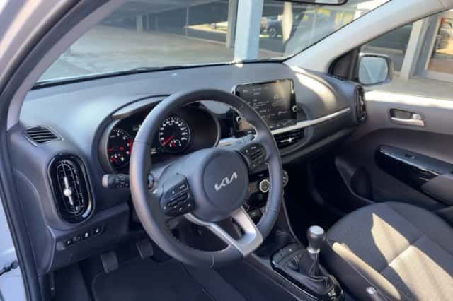Kia Picanto (2024) thumbnail 16