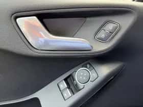 Ford Fiesta (2017) thumbnail 15