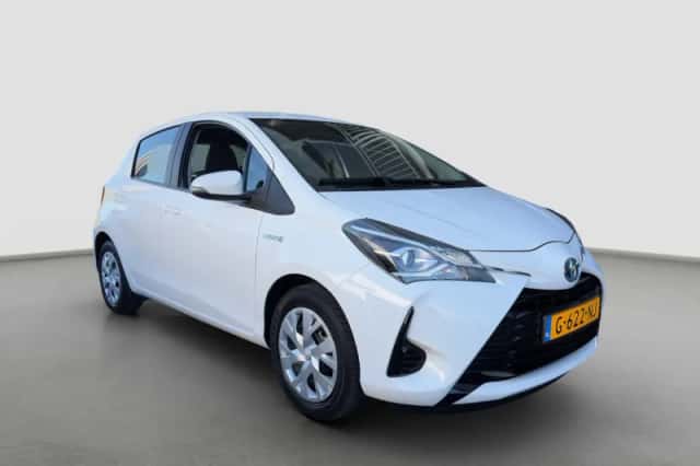 Toyota Yaris (2019) thumbnail 2