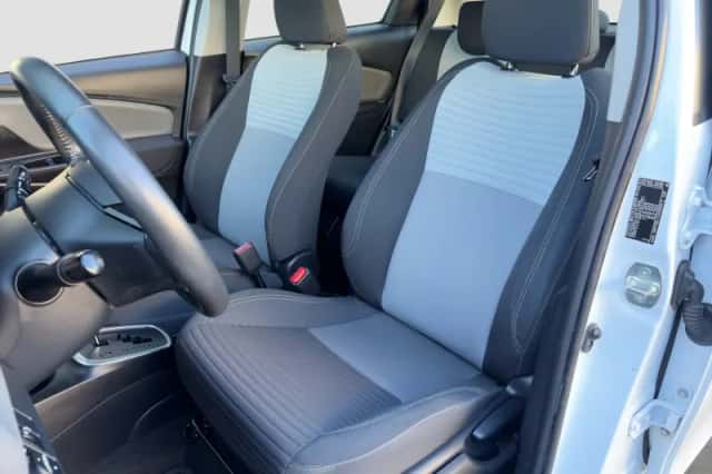 Toyota Yaris (2019) thumbnail 13