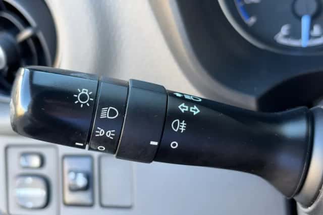 Toyota Yaris (2019) thumbnail 17