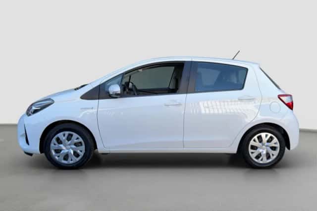 Toyota Yaris (2019) thumbnail 3