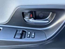 Toyota Yaris (2019) thumbnail 23