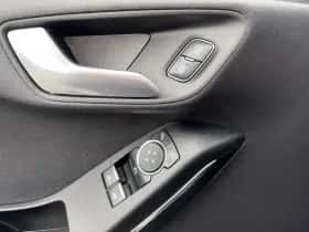 Ford Fiesta (2017) thumbnail 15