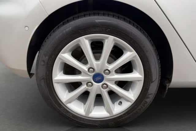 Ford Fiesta (2017) thumbnail 29