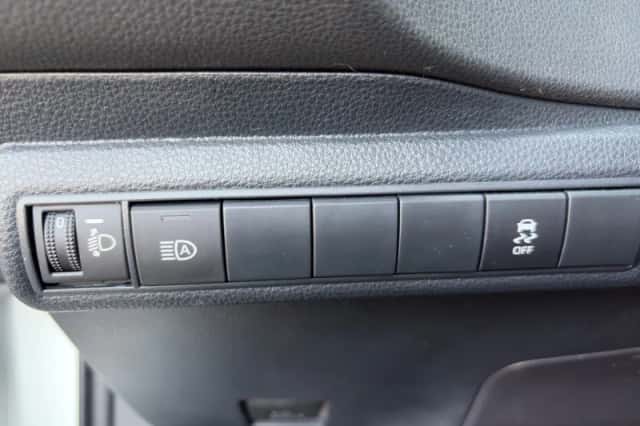Toyota Corolla (2021) thumbnail 17