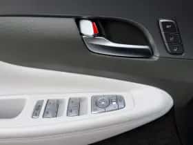 Hyundai Santa Fe (2023) thumbnail 15