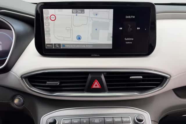 Hyundai Santa Fe (2023) thumbnail 22