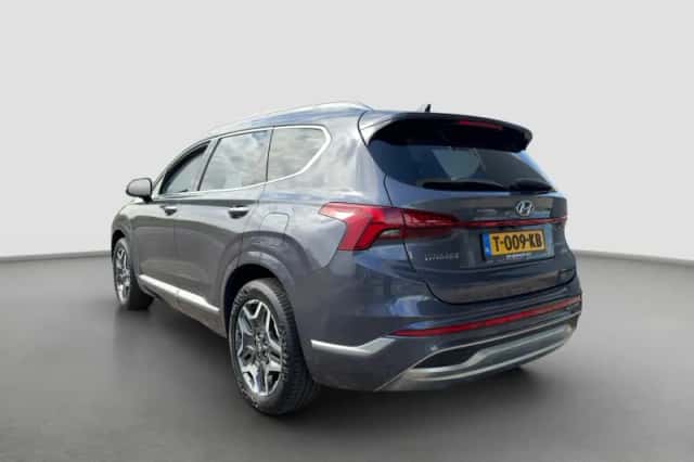 Hyundai Santa Fe (2023) thumbnail 5