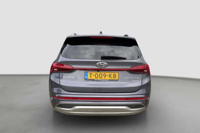 Hyundai Santa Fe (2023) thumbnail 8