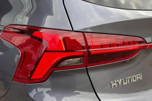 Hyundai Santa Fe (2023) thumbnail 10