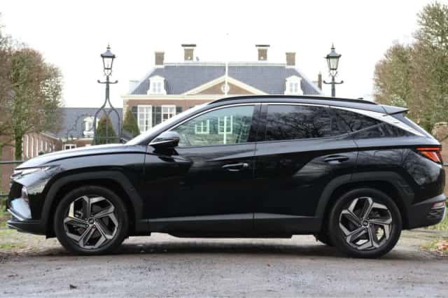 Hyundai Tucson (2024) thumbnail 2