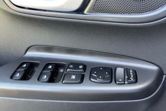 Hyundai Kona (2023) thumbnail 16