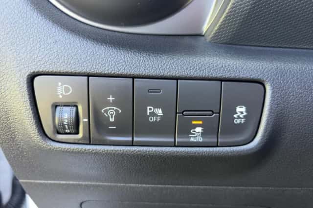 Hyundai Kona (2023) thumbnail 17