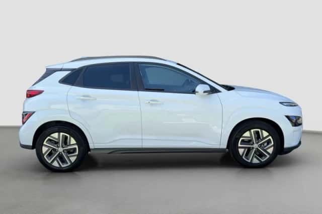Hyundai Kona (2023) thumbnail 4