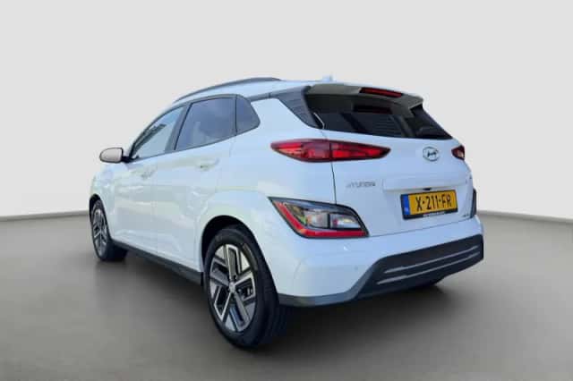 Hyundai Kona (2023) thumbnail 5