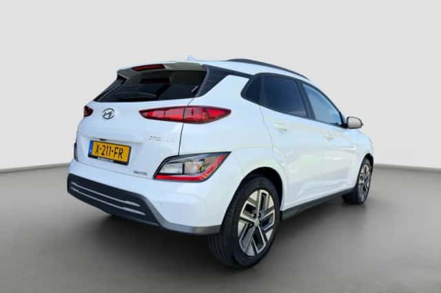 Hyundai Kona (2023) thumbnail 6