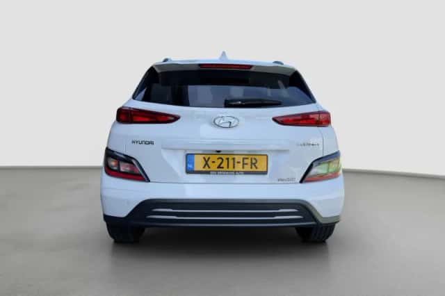 Hyundai Kona (2023) thumbnail 8