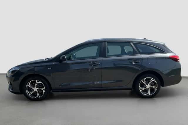 Hyundai i30 (2023) thumbnail 3