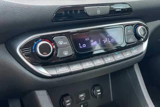 Hyundai i30 (2023) thumbnail 24
