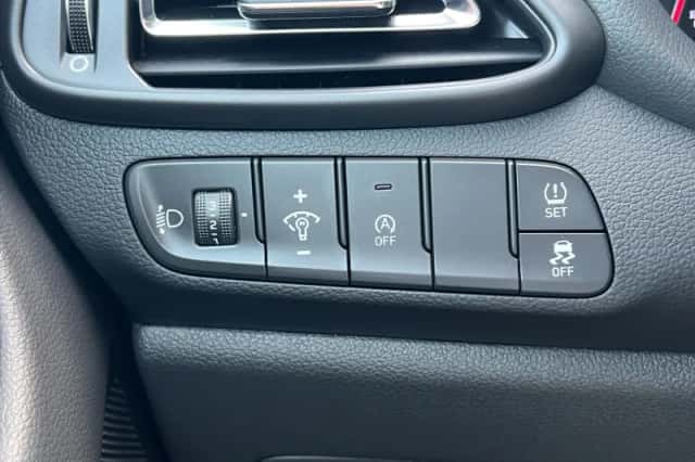Hyundai i30 (2023) thumbnail 28
