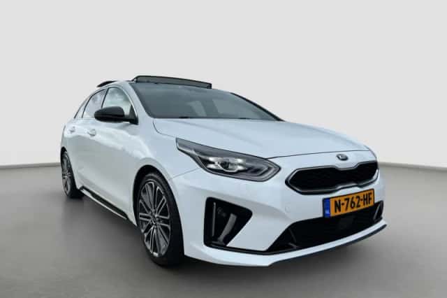 Kia Proceed (2021) thumbnail 2