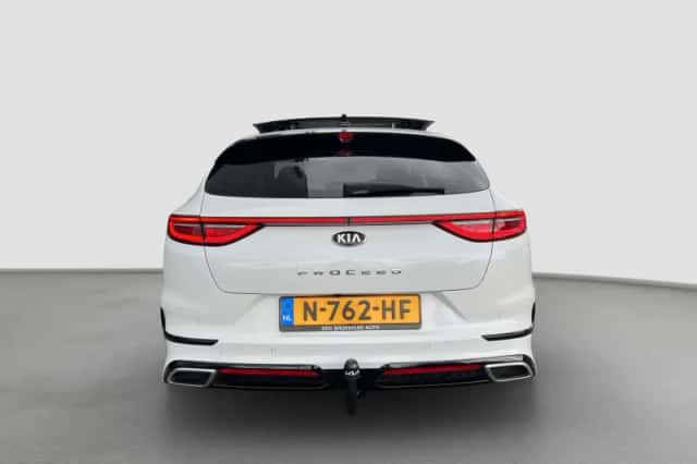 Kia Proceed (2021) thumbnail 8