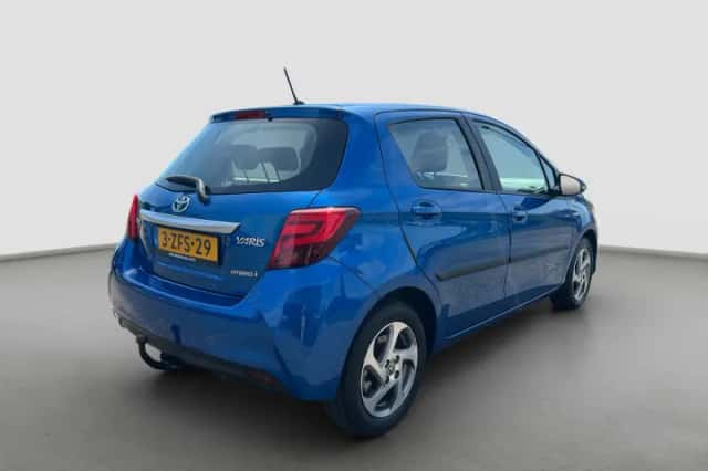 Toyota Yaris (2015) thumbnail 6