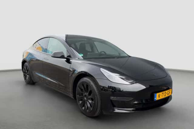 Tesla Model 3 (2021) thumbnail 3