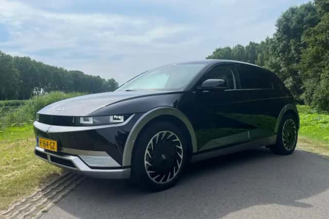 Hyundai Ioniq 5 (2022) thumbnail 1
